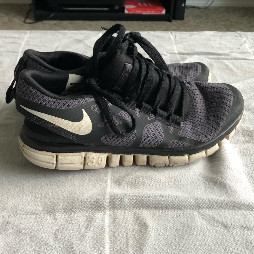 🌼 Black Nike shoes 🌼